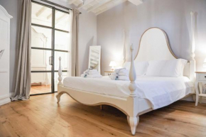 Art Apartment Black & White Suite Florence